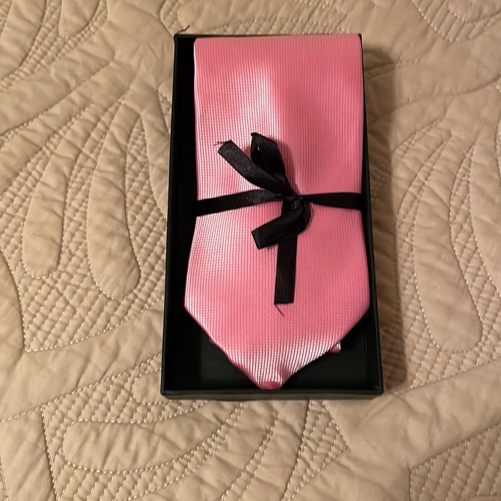NWT Italian silk tie.